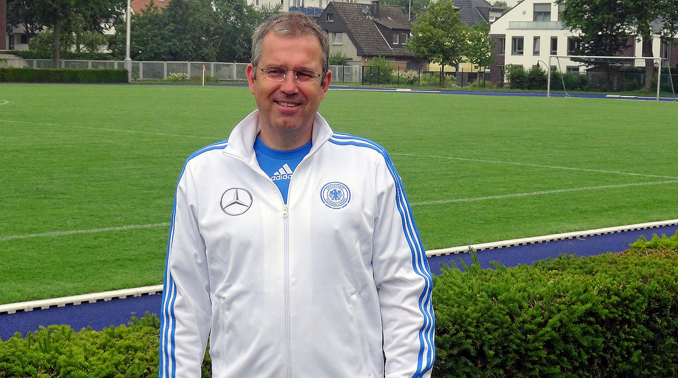 U 15-Trainer Michael Feichtenbeiner: "Junge Spieler auf Topniveau entwickeln" © DFB