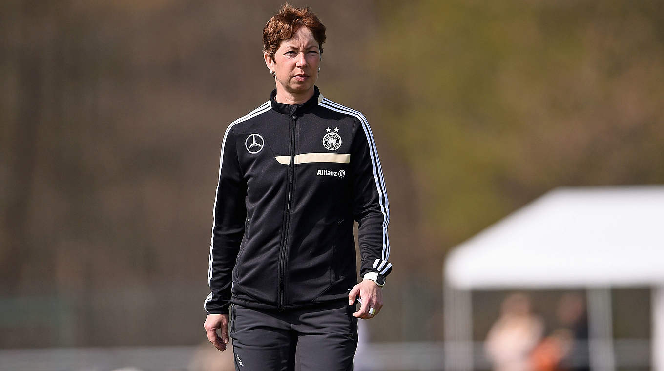 Erwartet eine enge Partie: DFB-Trainerin Maren Meinert © 2015 Getty Images