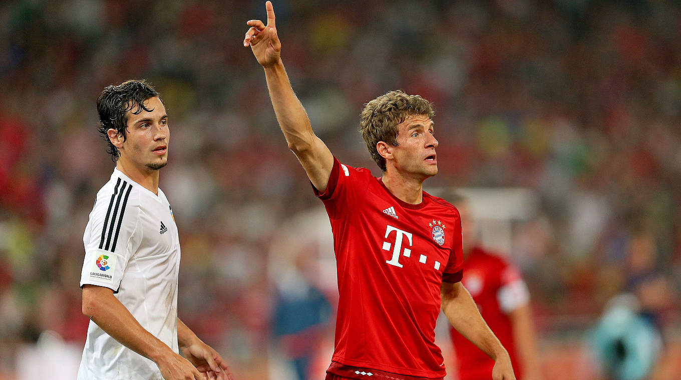 Starke Leistung beim ersten Spiel der Asien-Reise: Thomas Müller (r.) © 2015 Getty Images