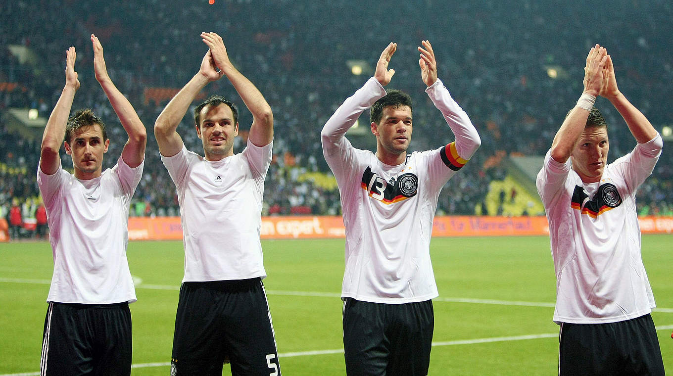 Die einzigen Play-offs: Ballack (2.v.r.), Klose (l.) und Co. schalten 2001 die Ukraine aus © 2009 Getty Images