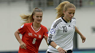 Kann sich durchsetzen: Jenny Hipp (r.) gegen Lara Jenzer. © 2015 Getty Images