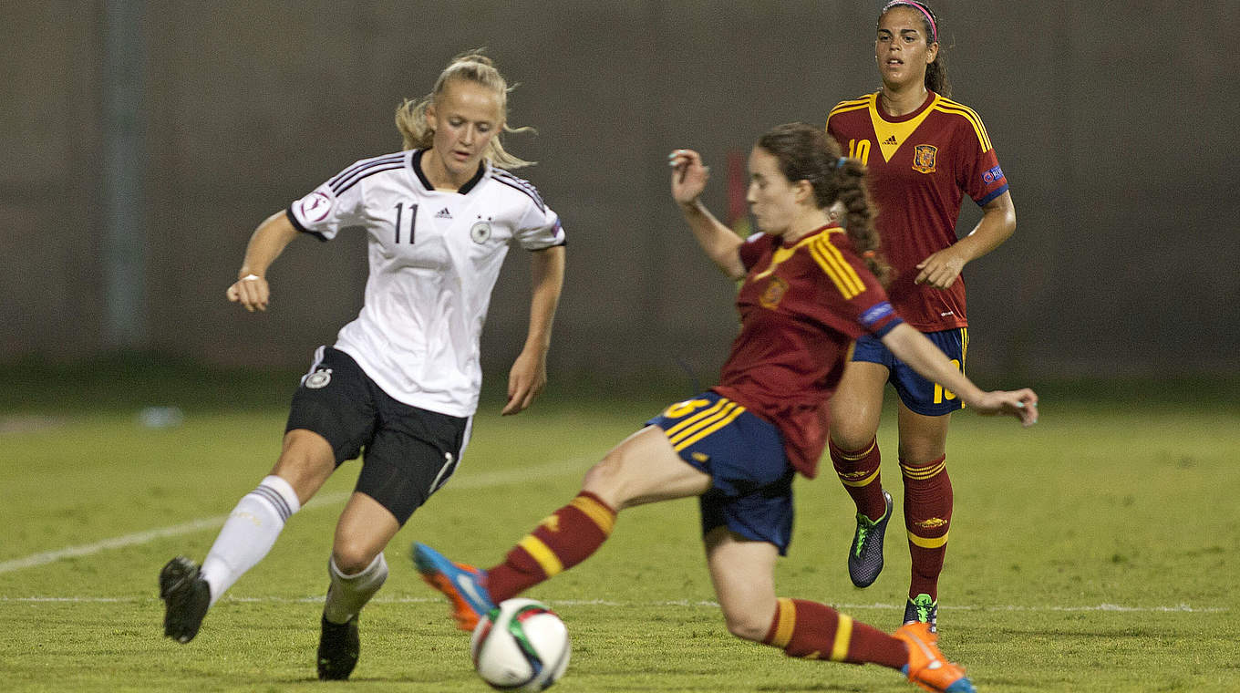 Stammgast in U-Teams des DFB: Lea Schüller (l.) bei einem von 15 U 19-Länderspielen © 2015 Getty Images