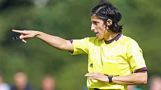 Zweite Schiedsrichterin im deutschen Profifußball: Riem Hussein debütiert in der 3. Liga © 2013 Getty Images