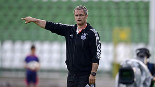 Dort geht's nach Kaiserau: U 16-Trainer Christian Wück sichtet im August 29 Talente © 2015 Getty Images