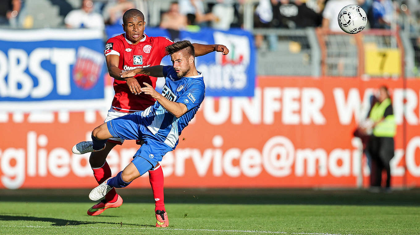 Kein Sieger im Spitzenspiel: Mainz II und Magdeburg trennen sich remis © 2015 Getty Images