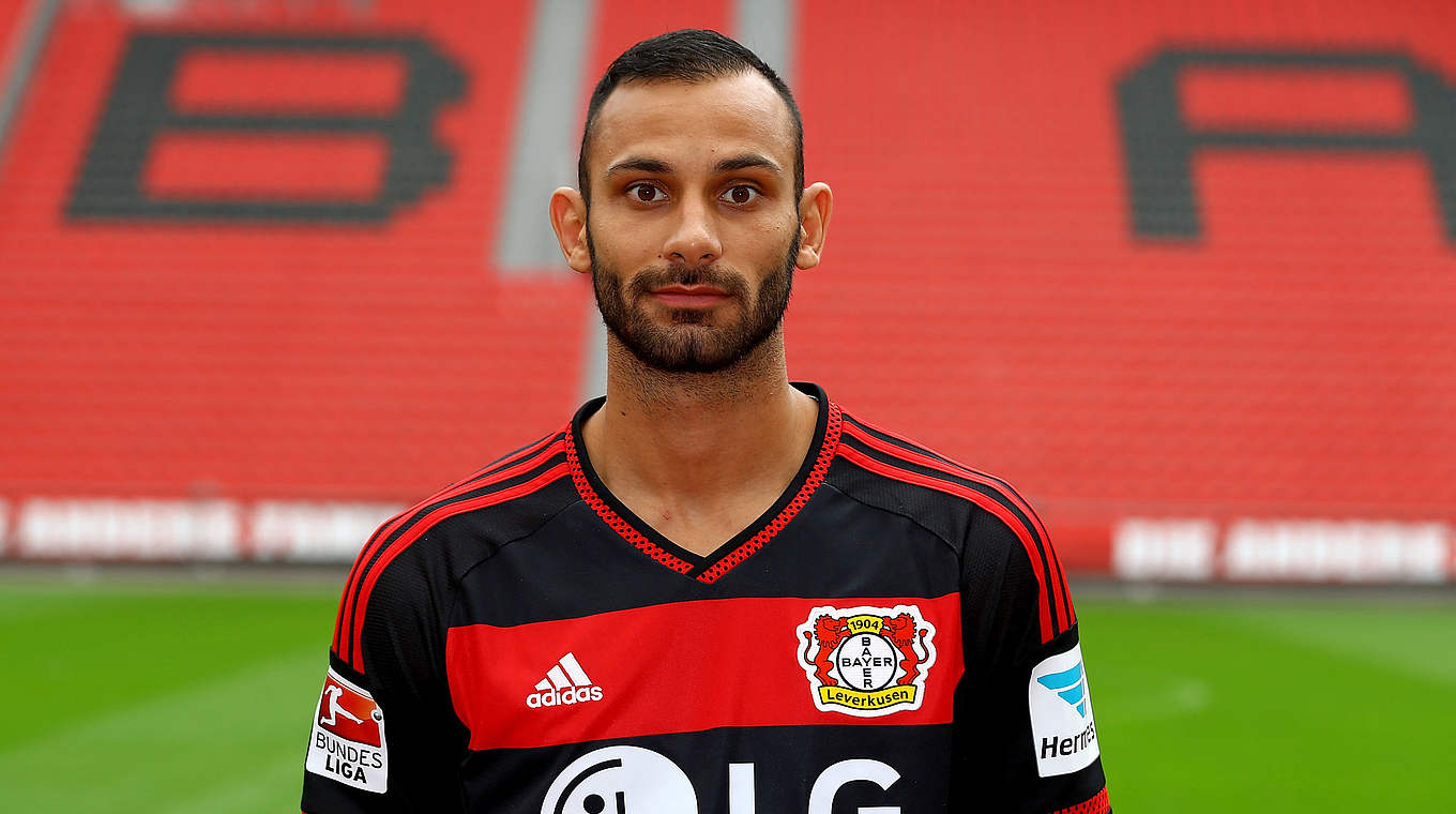 Pause nach Sehnenriss im linken Oberschenkel: Bayer-Abwehrchef Ömer Toprak © 2015 Getty Images