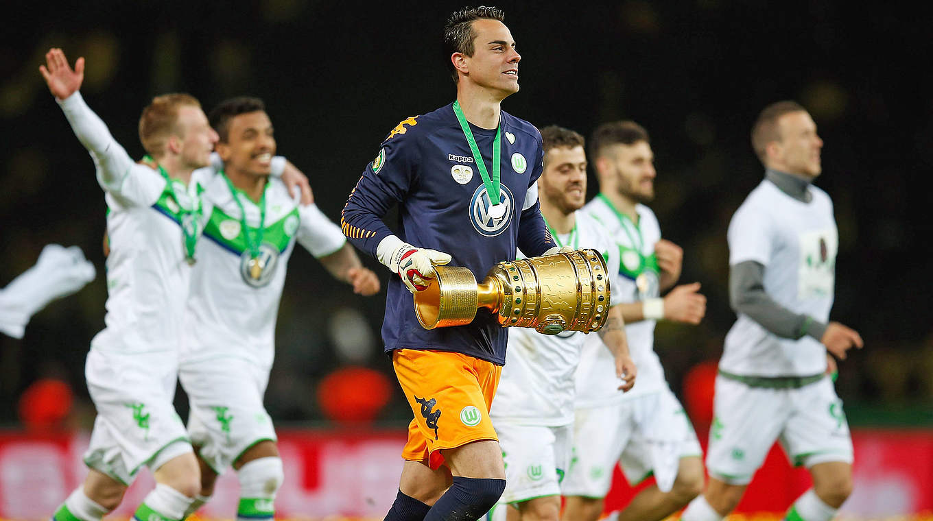 Wolfsburg lifted the DFB Cup and have home advantage © 2015 Getty Images