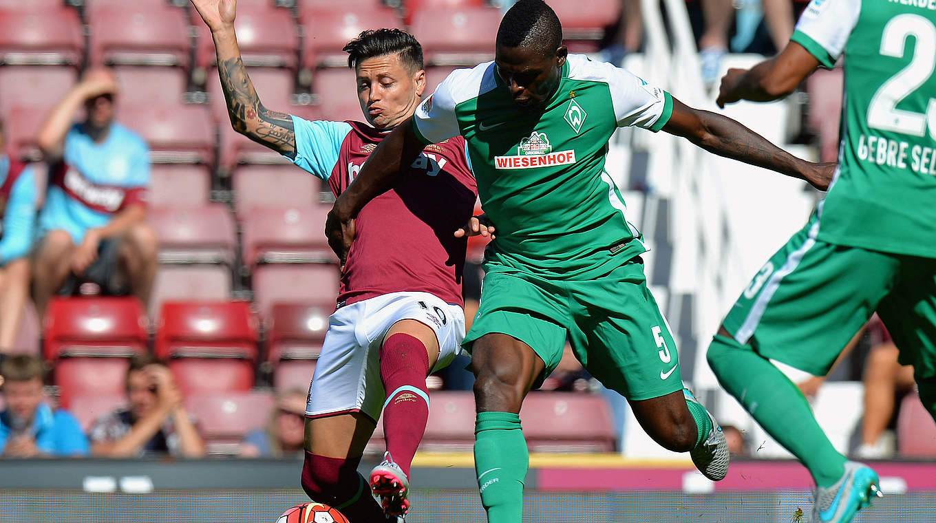 Sieg im Testspiel: Bremen gewinnt bei West Ham United  © 2015 Getty Images