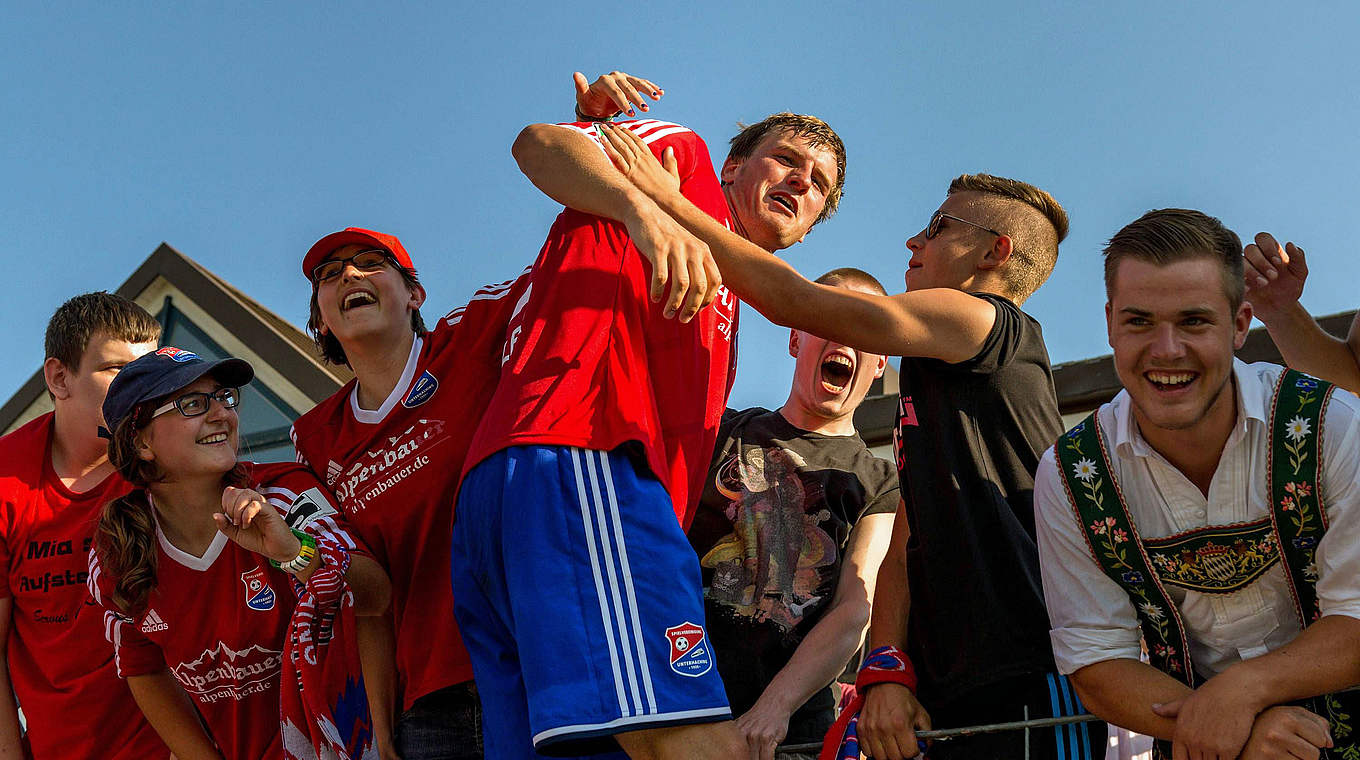 Fans celebrate Einsiedler: “Euphoria is nice but we shouldn’t get complacent” © imago/foto2press