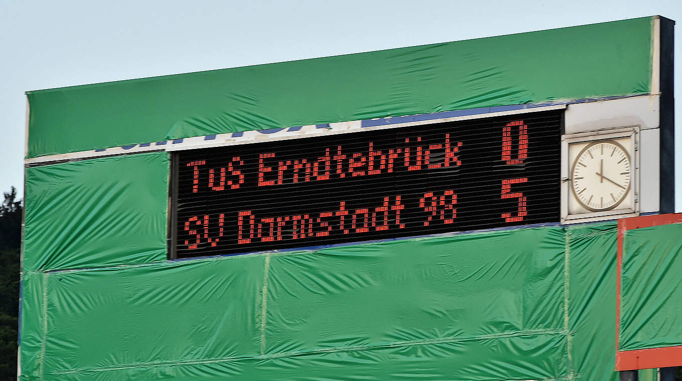TuS Erndtebrück - SV Darmstadt 98 0:5 (0:2) - Am Ende fällt der Sieg des Bundesligisten deutlich aus. © 2015 Getty Images