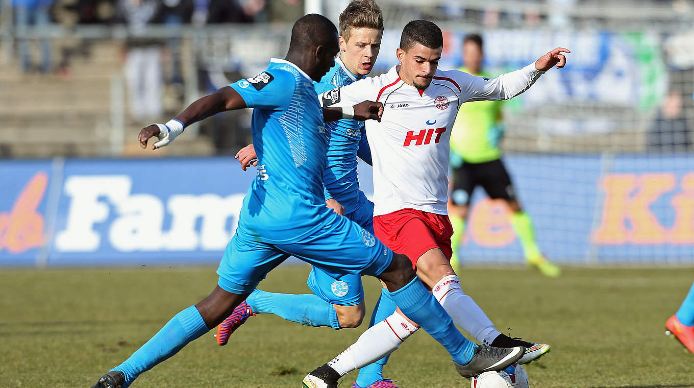 Fällt mehrere Wochen aus: Kölns Cauly Oliveira da Souza (r.) laboriert an Muskelfaserriss © 2015 Getty Images