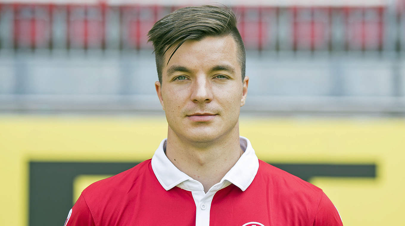 Wechselt von Kaiserslautern nach München: Stürmer Stefan Mugosa © 2015 Getty Images