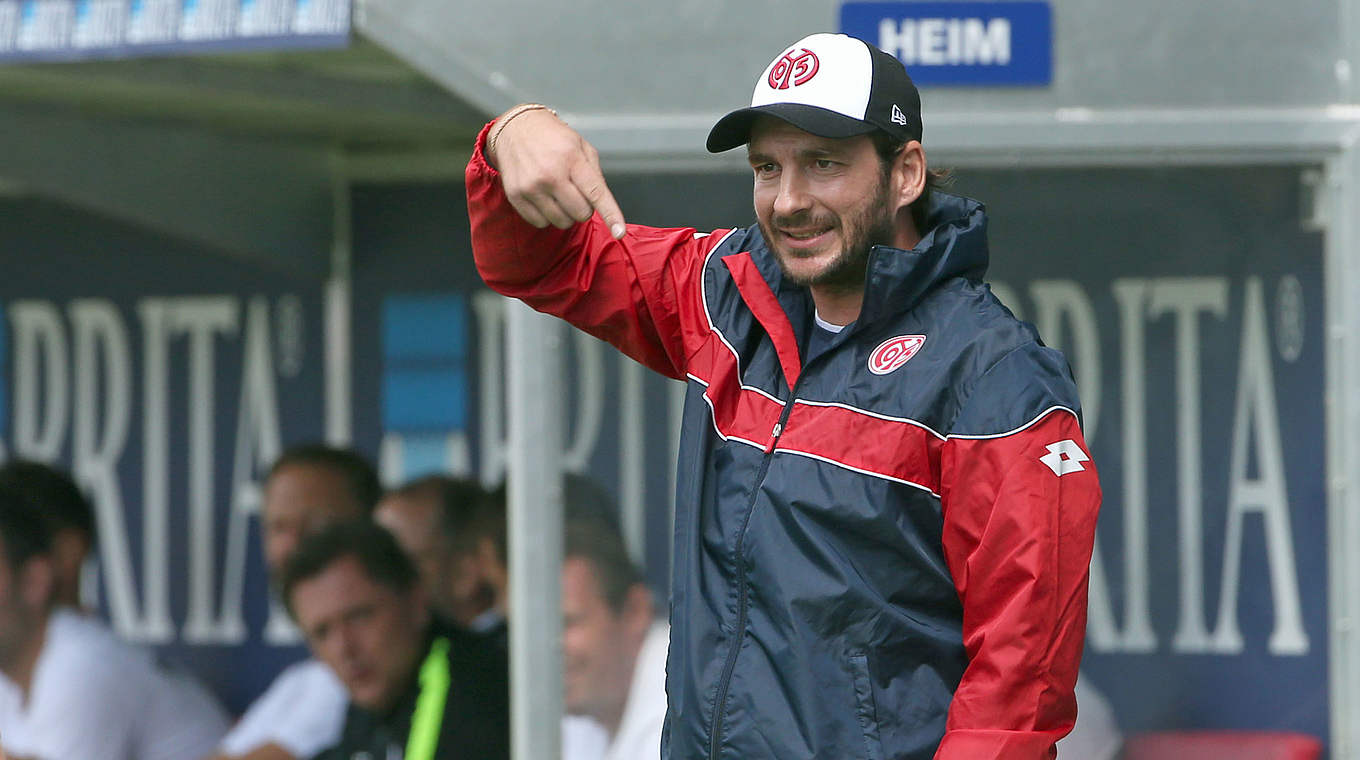 Mit FSV Mainz 05 derzeit Zweiter der 3. Liga: Sandro Schwarz © 2015 Getty Images