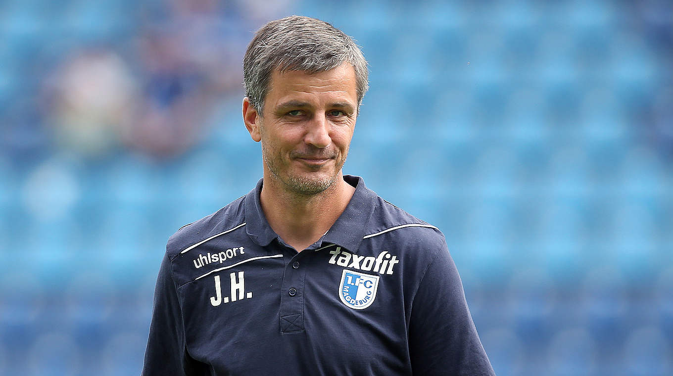 Mit Neuling 1. FC Magdeburg auf Platz zwei: Trainer Jens Härtel nach dem 2:1 gegen Halle © 2015 Getty Images