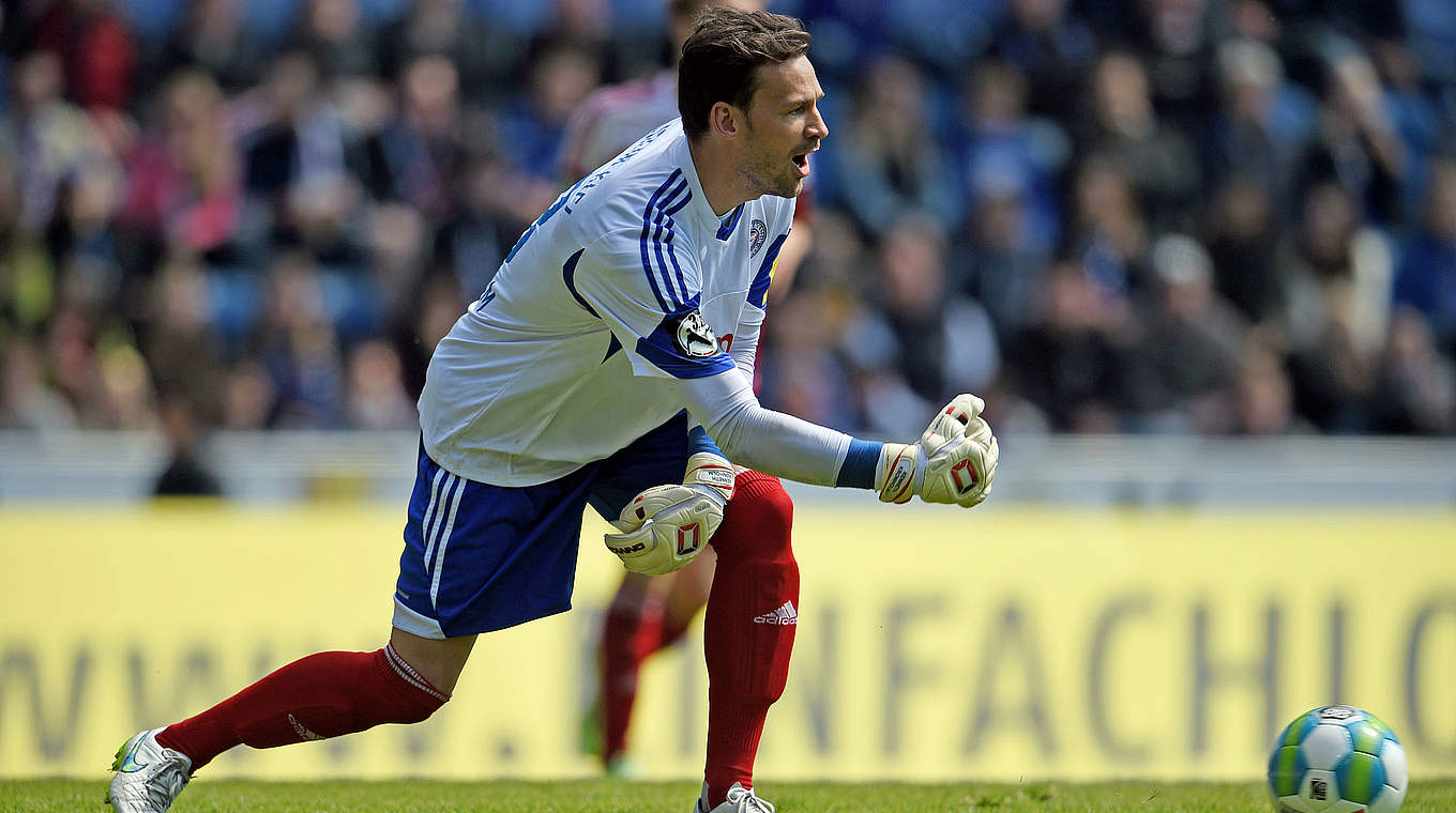 Für ihn ist das Fußballjahr 2015 bereits beendet: Kiels Stammkeeper Kenneth Kronholm © 2015 Getty Images