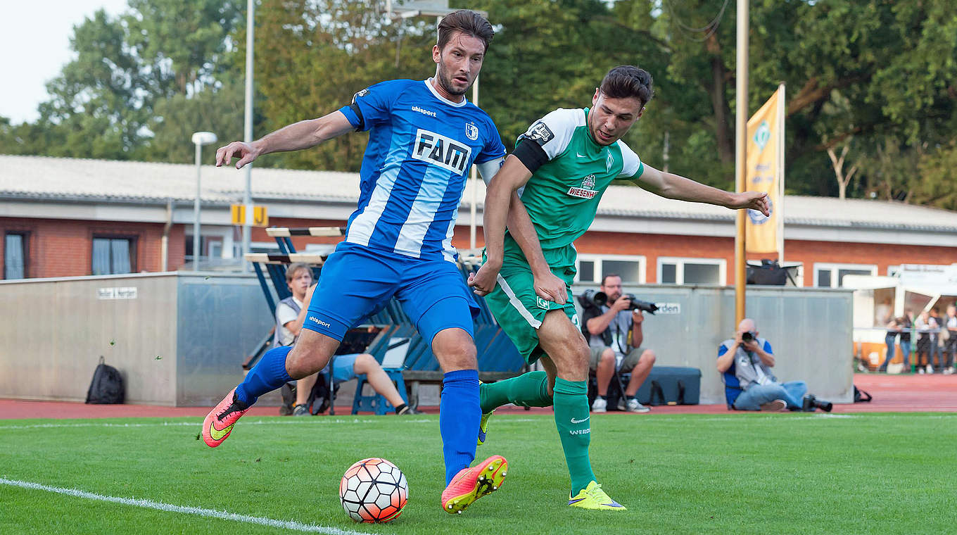 Bringt Magdeburg in Führung: Sowislo (l.) trifft gegen Bremen II © imago/foto2press