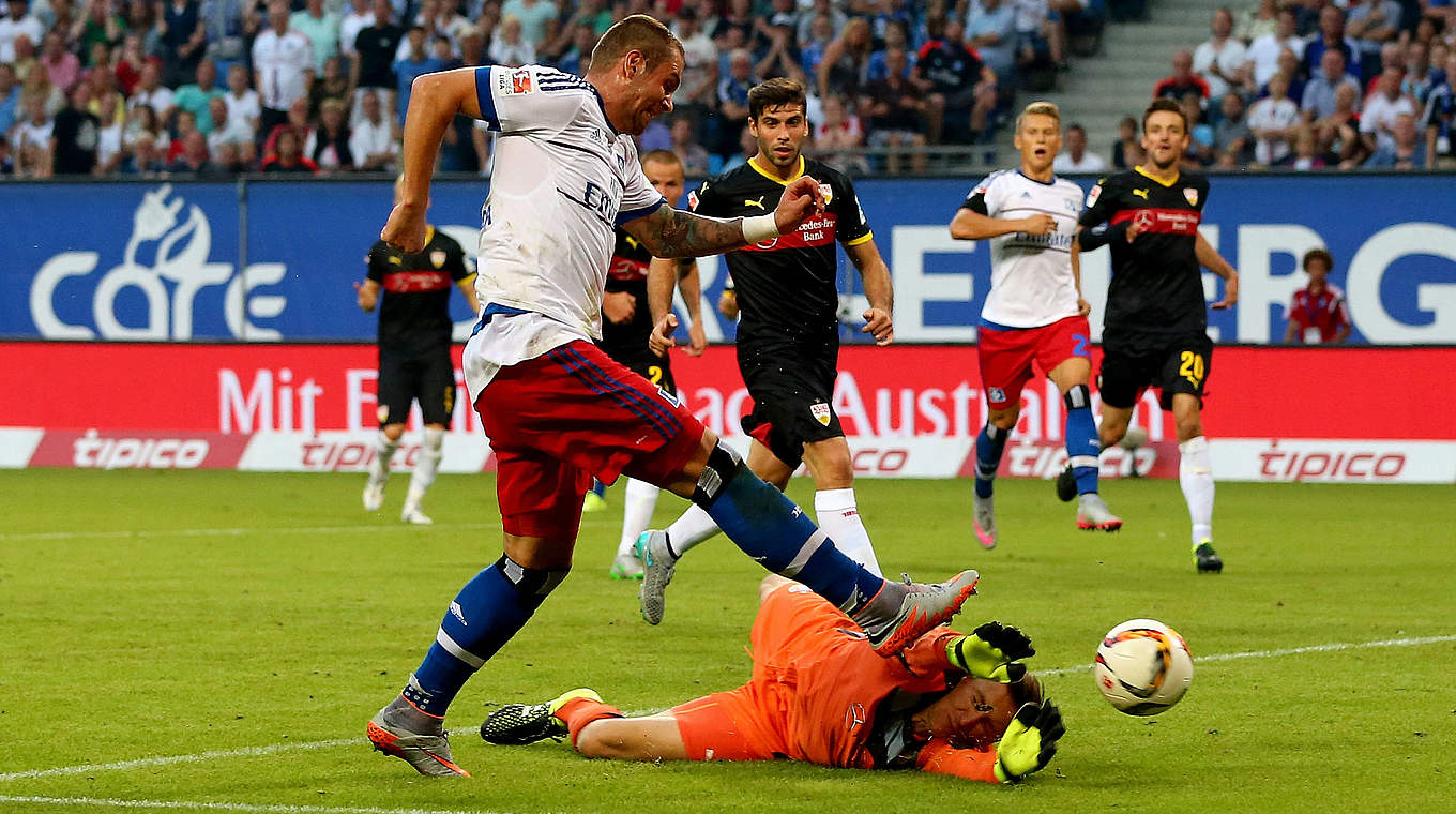 Startschuss zum Schlussspurt: Lasogga (l.) gleicht für den HSV aus © 2015 Getty Images