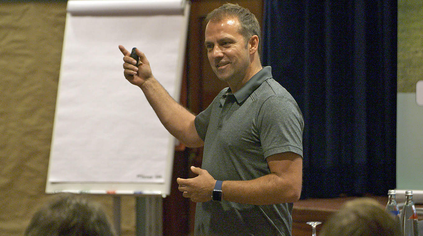 Flick bei Tagung der DFB-Trainer in Düsseldorf :: DFB ...