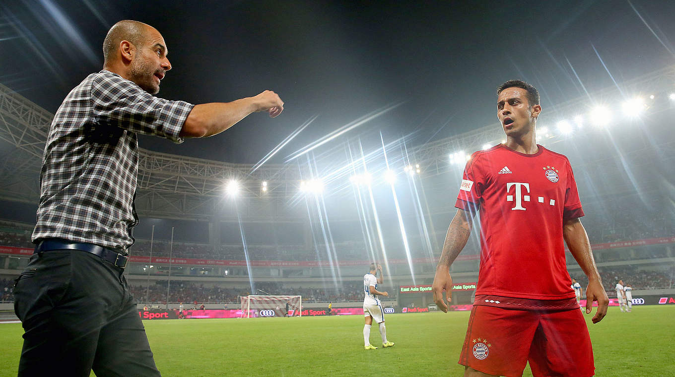 Vertrag bis 2019 in München verlängert: Guardiolas Schlüsselspieler Thiago (r.) © 2015 Getty Images