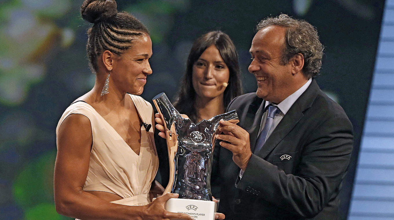 Célia Šašić named as UEFA Best Women's Player in Europe © VALERY HACHE/AFP/Getty Images