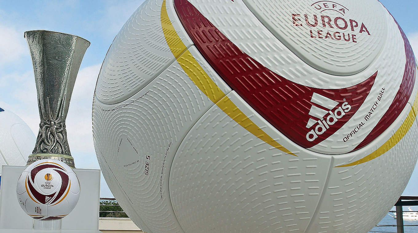 Trio mit lösbaren Aufgaben: die Europa League wurde ausgleost © 2010 Getty Images