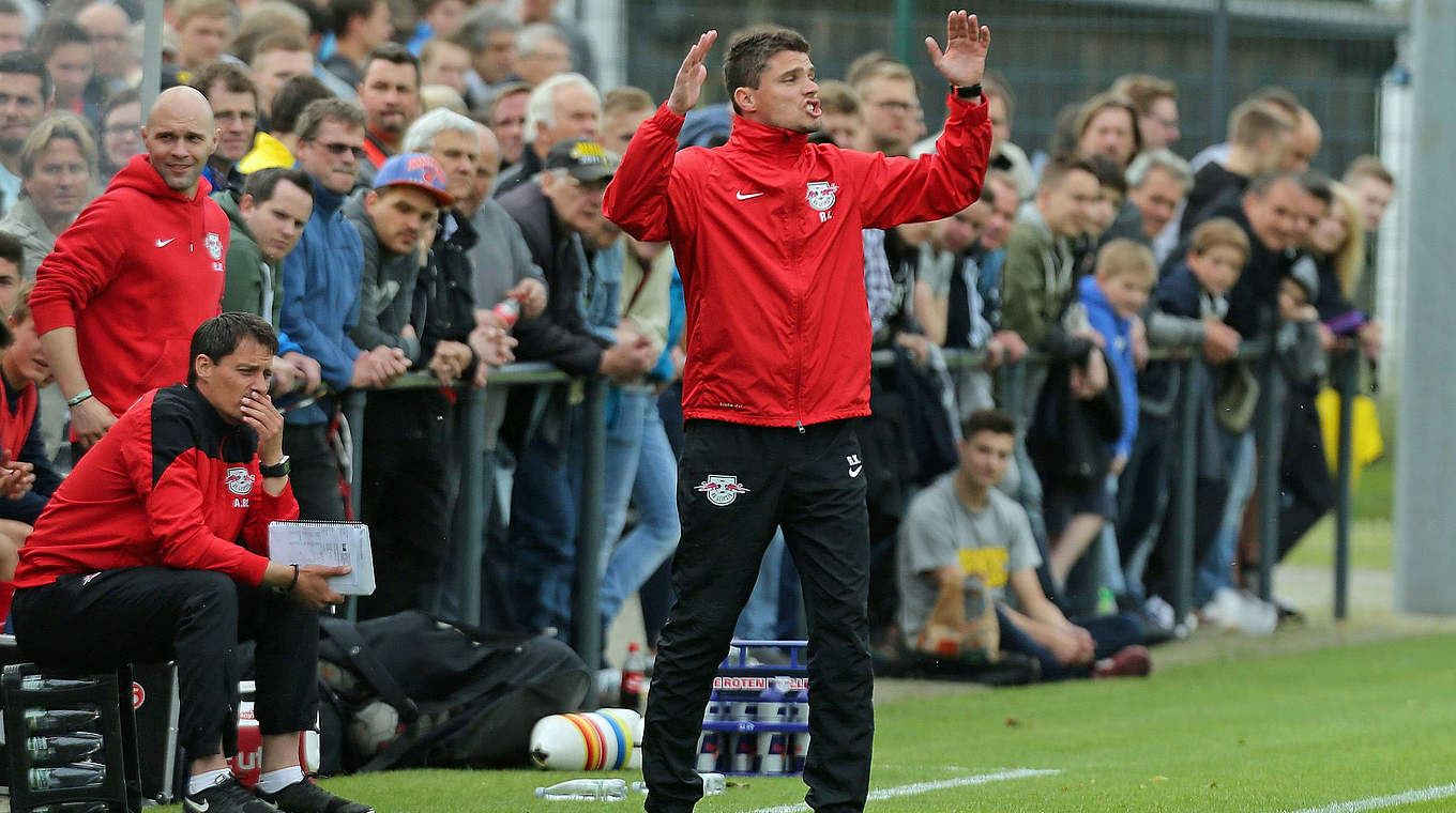Im Spitzenspiel gegen die Hertha im Einsatz: RB Leipzig um Coach Robert Klauß © 2015 Getty Images