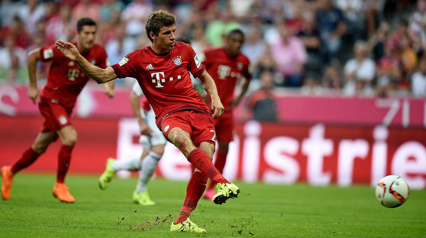 Müller tucked away one penalty before leaving the second to teammate Arjen Robben © 2015 Getty Images