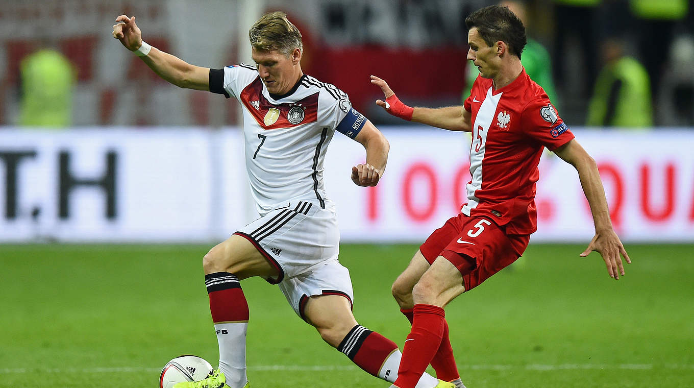 Gegen Polen 112. Länderspiel absolviert: Kapitän Bastian Schweinsteiger (l.) © 2015 Getty Images