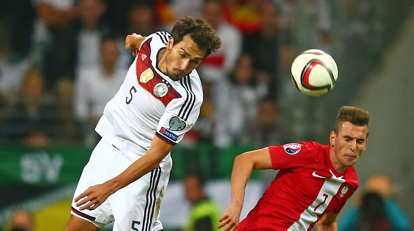 Hummels (l.) nach dem 3:1-Heimsieg gegen die Polen: "Wir haben verdient gewonnen" © 2015 Getty Images