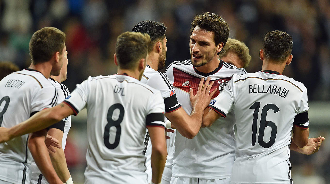 HUmmels: "Can ist ein Klassespieler, er hat sich sein Länderspieldebüt redlich verdient" © 2015 Getty Images