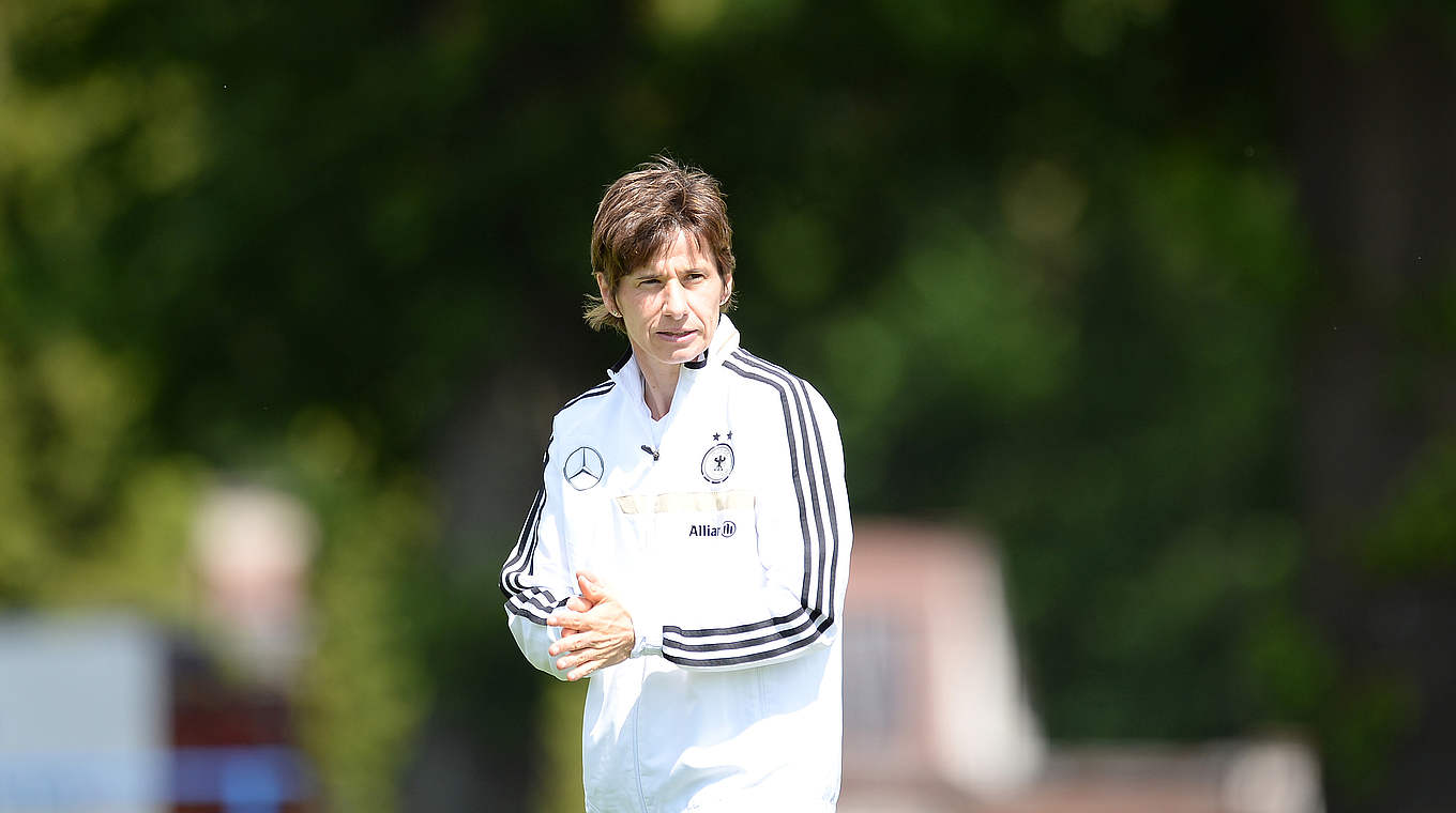 Plant den U 15-Kaderlehrgang in Kamen-Kaiserau: U 15-Trainerin Bettina Wiegmann © 2015 Getty Images