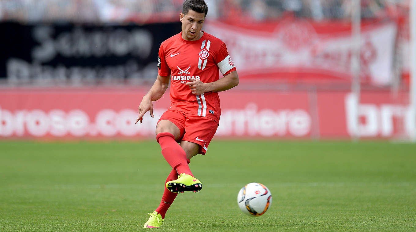 Fünf Spiele gesperrt: Amir Shapourzadeh von den Würzburger Kickers © 2015 Getty Images