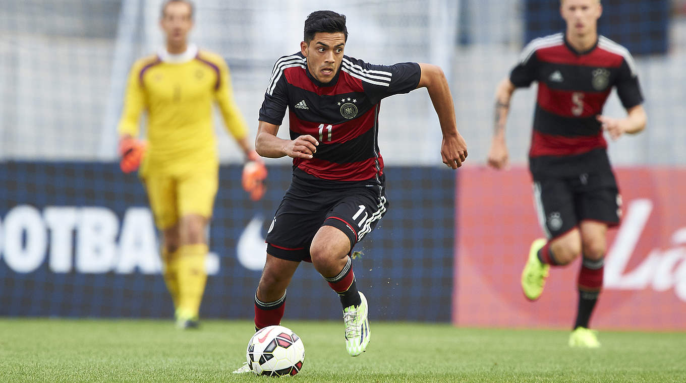 Nadiem Amiri mit Blick für seine Mitspieler: Deutschland ist die bessere und aktivere Mannschaft © 2015 Getty Images