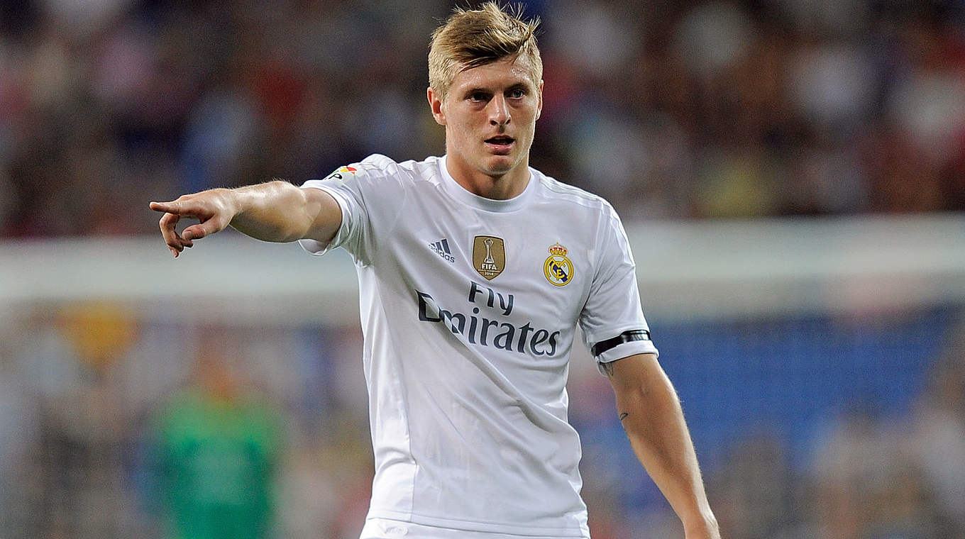 Toni Kroos faces Espanyol Barcelona © 2015 Getty Images