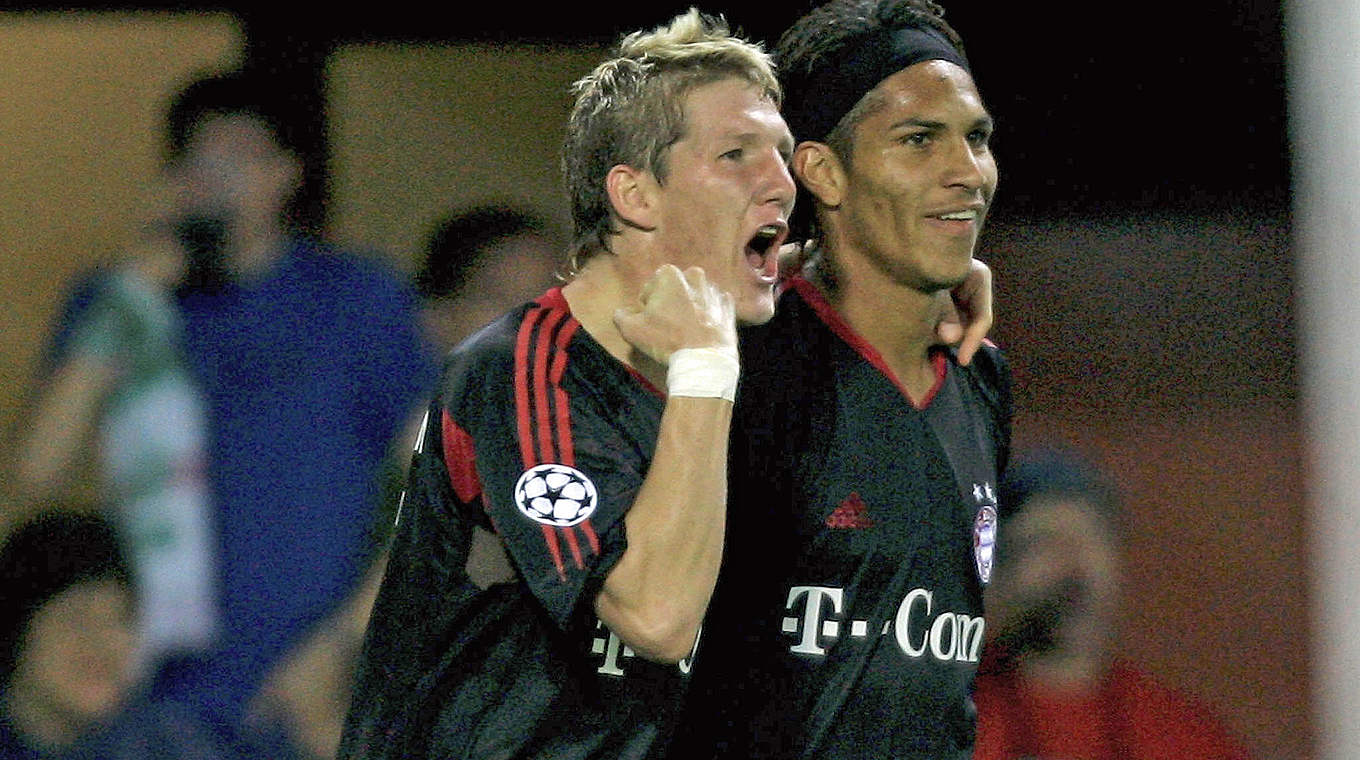 Rettete die Bayern bei Rapid Wien: Paolo Guerrero (r.) © 2005 Getty Images