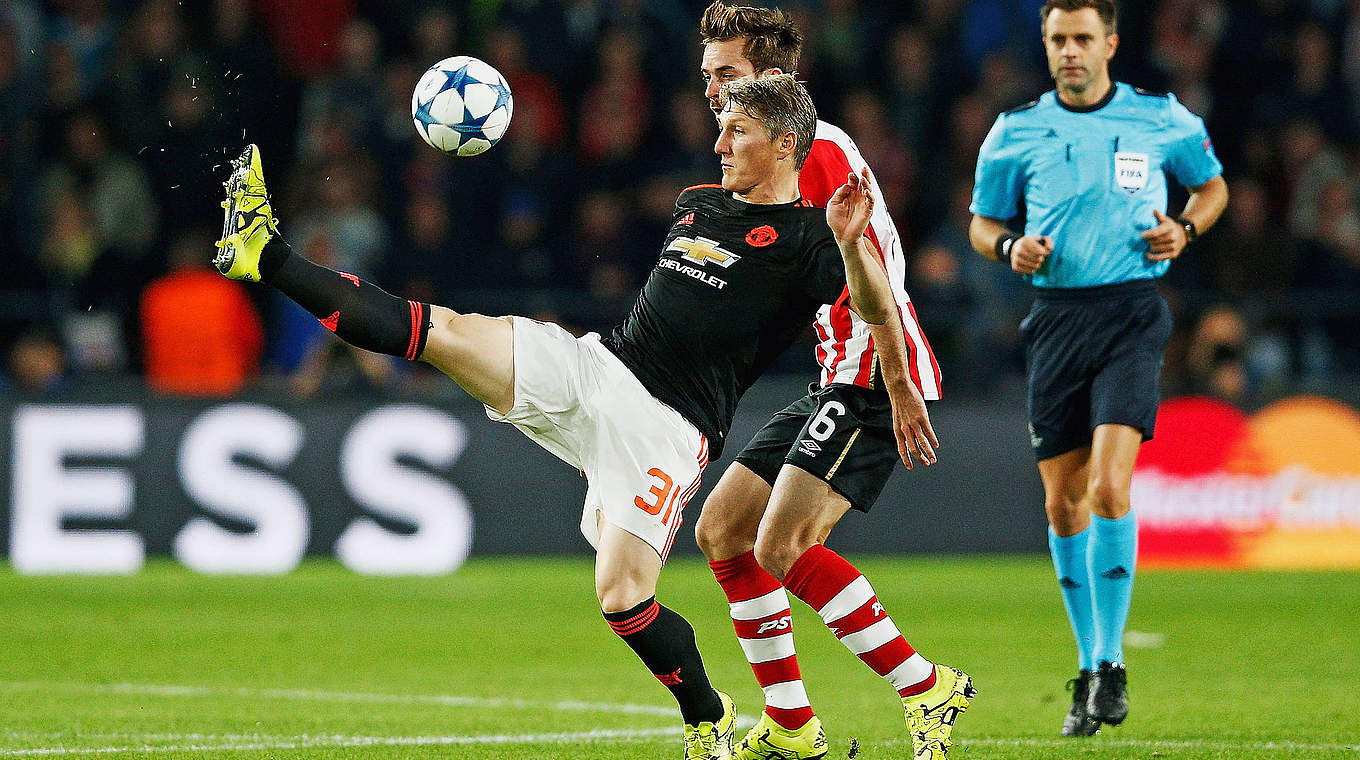 Manchester United and Bastian Schweinsteiger slumped to a defeat in Eindhoven © 2015 Getty Images