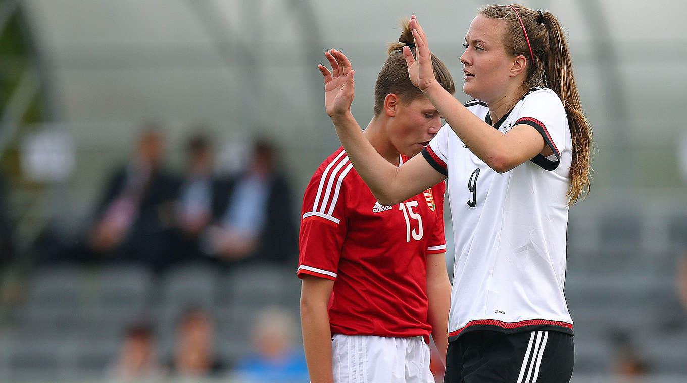 Doppeltorschützin Stefanie-Antonia Sanders: "Ein sehr wichtiger Sieg gegen Ungarn" © 2015 Getty Images