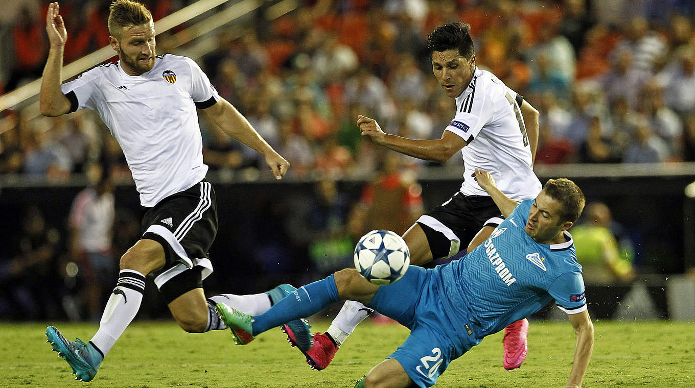 Valencia and Shkodran Mustafi were on the wrong end of a five-goal thriller © 