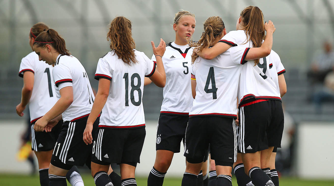 Wollen zur Eliterunde: die U 19-Frauen des DFB © 2015 Getty Images