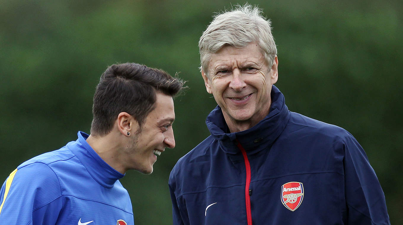 Wenger über Özil: "Was er macht, hat immer Klasse und ist intelligent." © 2013 AFP