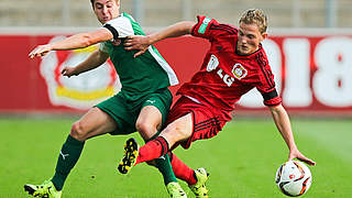Schoss Leverkusen im Alleingang zum Sieg: Andrejs Ciganiks (r.) © imago/Eibner