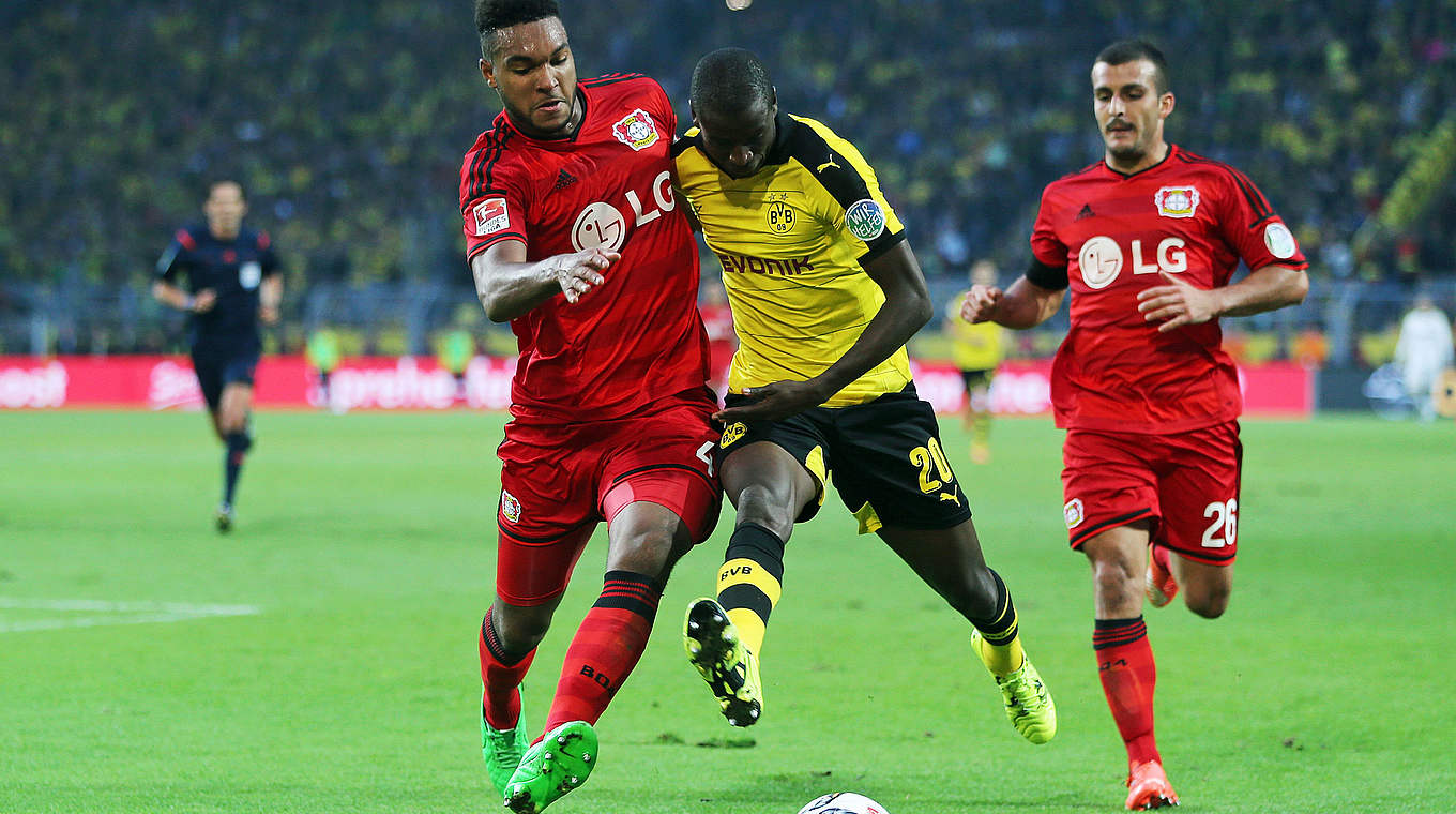 Tah (l.) gegen den BVB: "In der Bundesliga darfst du dir einfach keine Fehler erlauben" © 2015 Getty Images