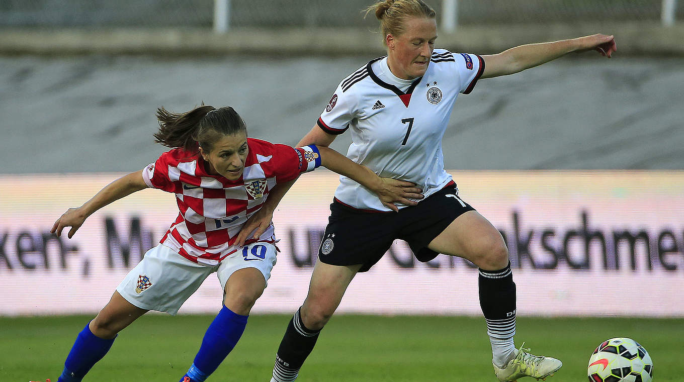 Melanie Behringer beating Croatia's Iva Landeka © 2015 Getty Images