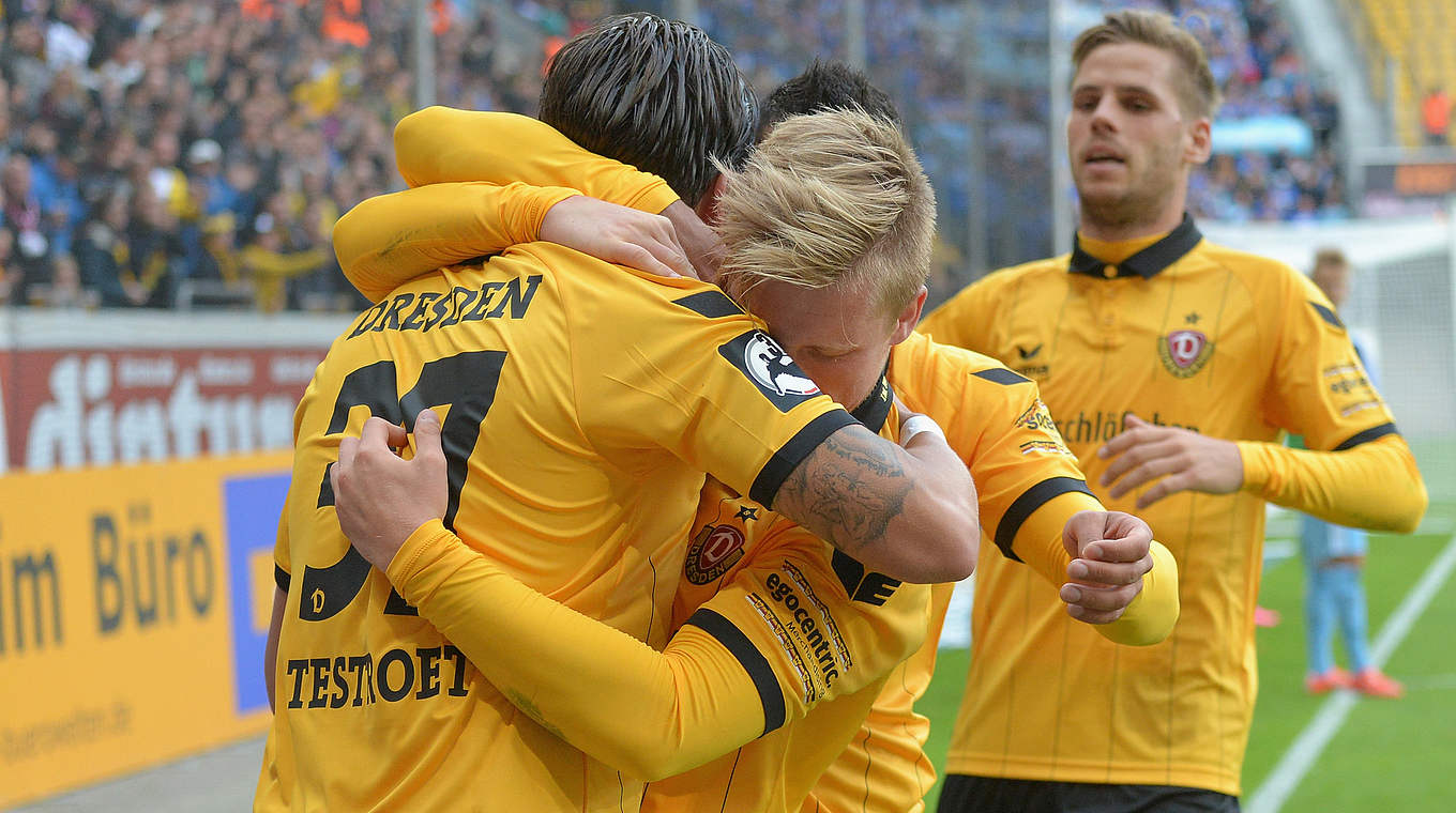 Unangefochtener Spitzenreiter: Dynamo Dresden spielt in Stuttgart © 2015 Getty Images