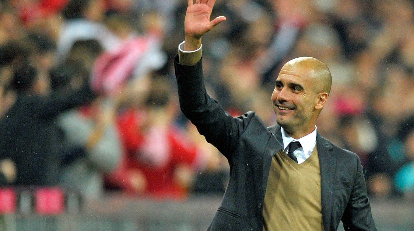 Sitzt am Samstag zum 75. Mal auf der Bayern-Bank: Pep Guardiola © 2015 Getty Images