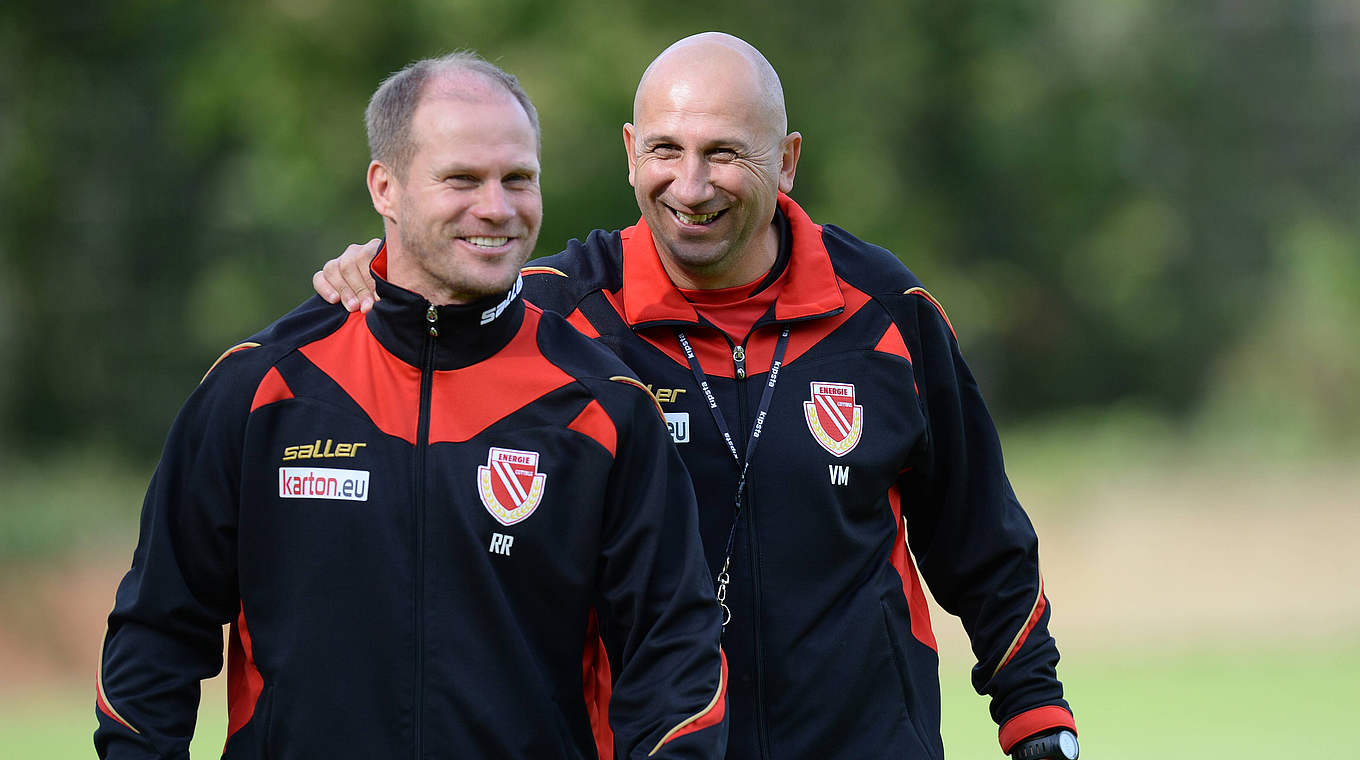 Guter Dinge: Cottbus-Coach Miriuta (r.) und Co-Trainer Rydlewicz © imago/Matthias Koch