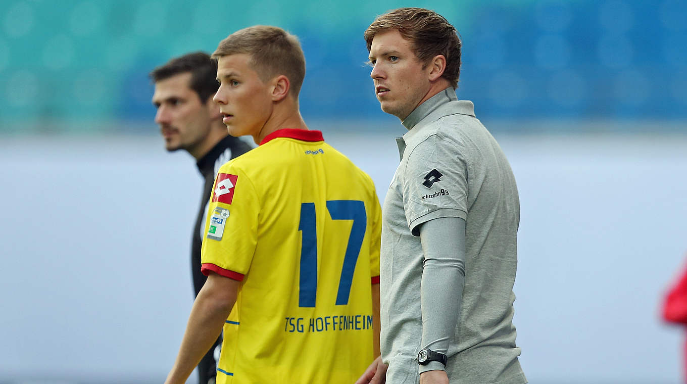 Erste Niederlage nach 17 Ligaerfolgen: TSG 1899 Hoffenheim mit Coach Nagelsmann (r.) © 2015 Getty Images