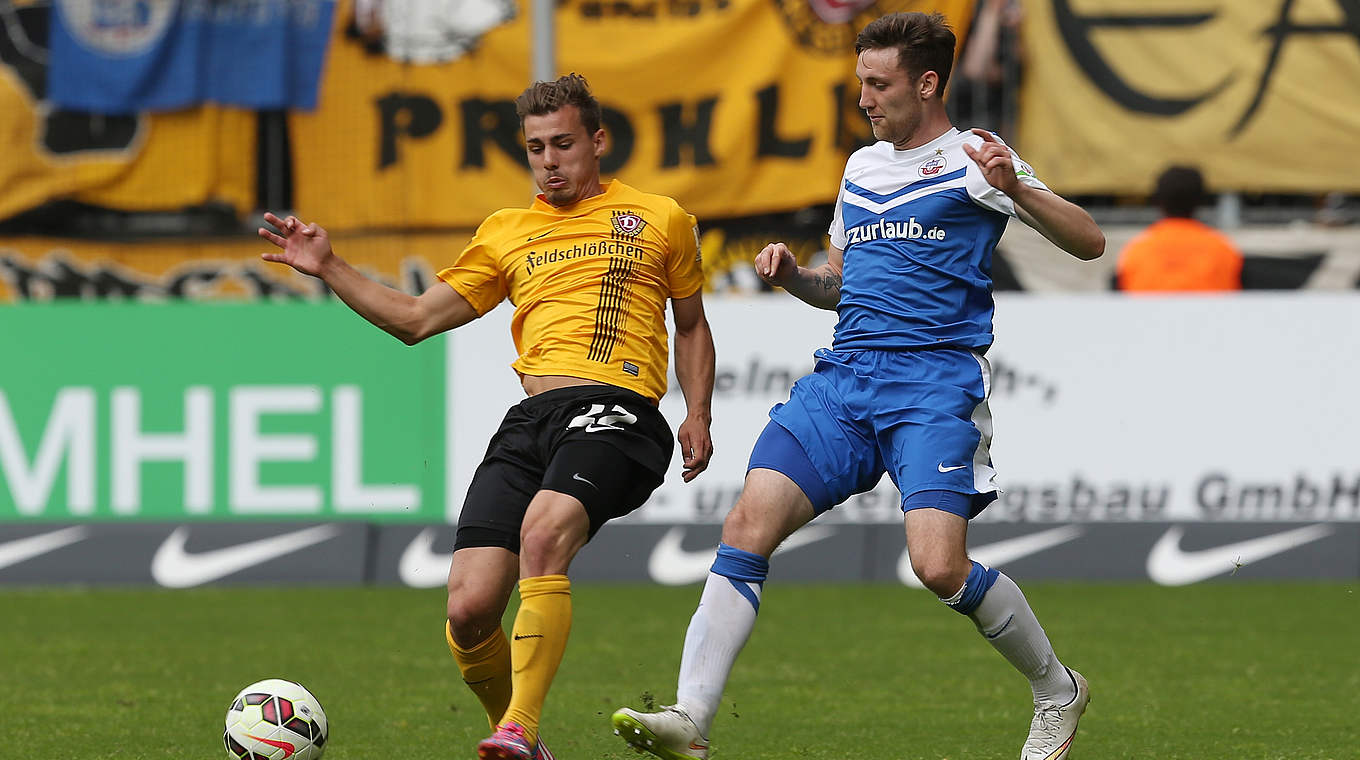 Traditionsduell in der 3. Liga: Rostock gegen Dresden © 2015 Getty Images