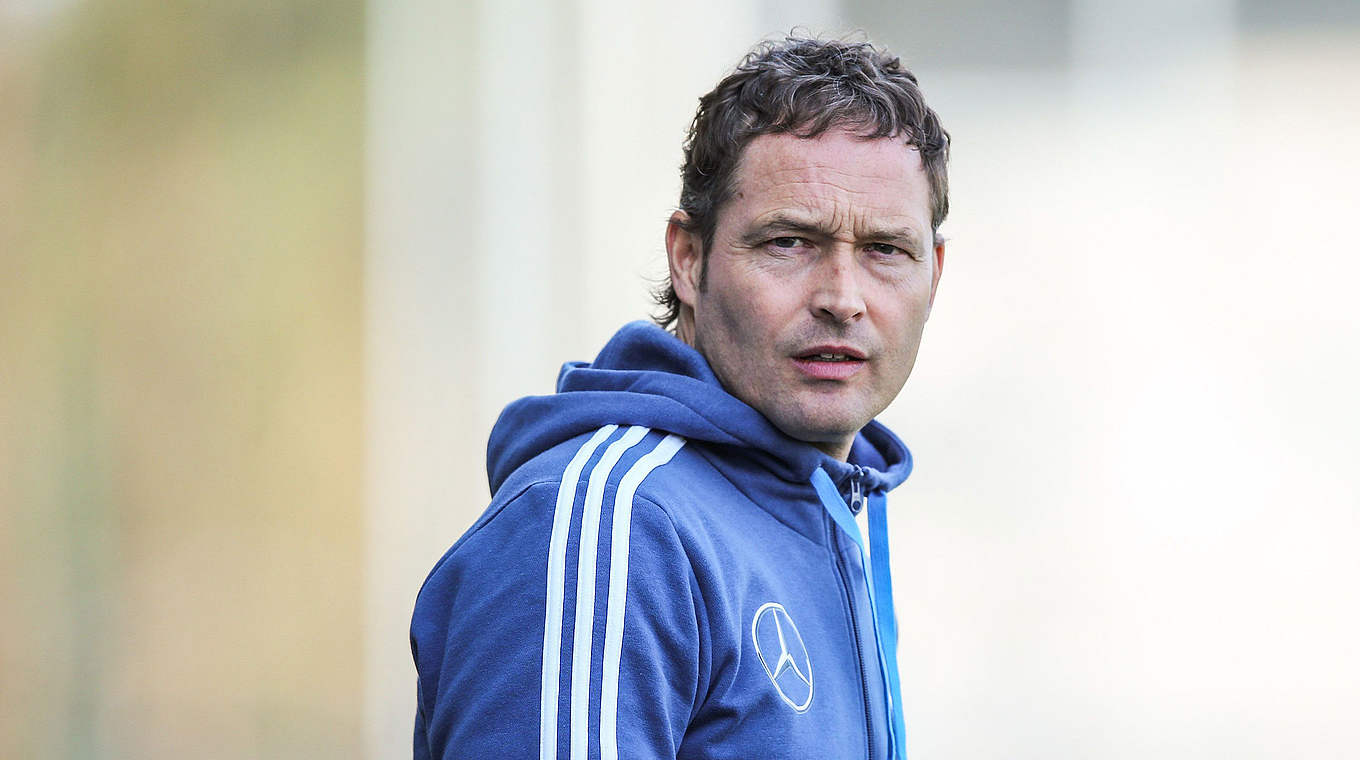 U 19-Trainer Markus Sorg: "Alle drei Mannschaften werden uns viel abverlangen" © 2015 Getty Images