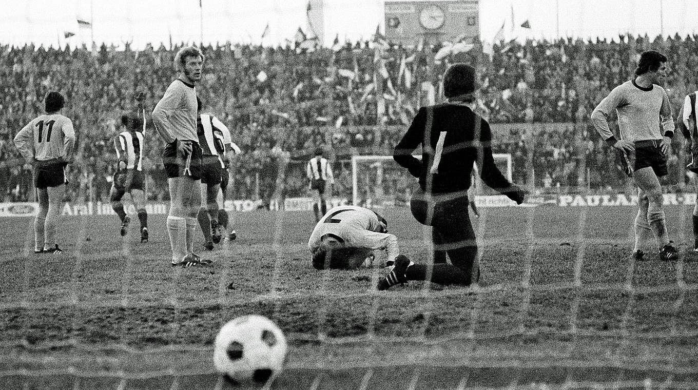 Bedauernswerter BVB-Keeper: Rynio wird am 27. November 1971 elfmal bezwungen © imago